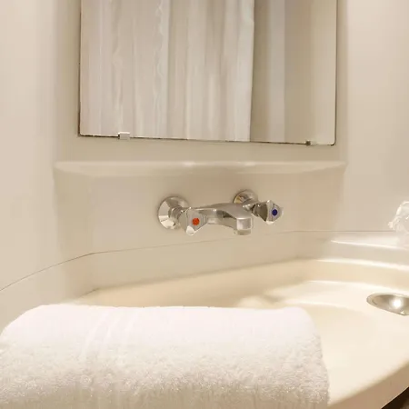 Premiere Classe Saint Nazaire - *