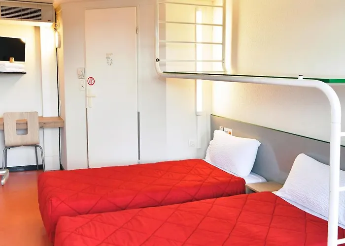 Premiere Classe Saint Nazaire - *